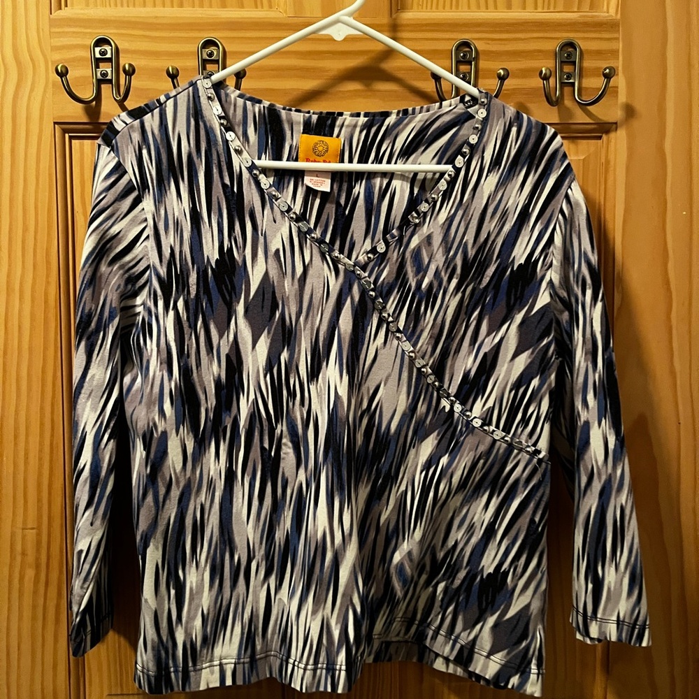 Ruby Rd. Black and White Patterned Blouse - Picture 4 of 4